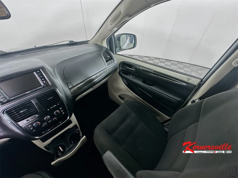 2018 Dodge Caravan - Image 11 of 21