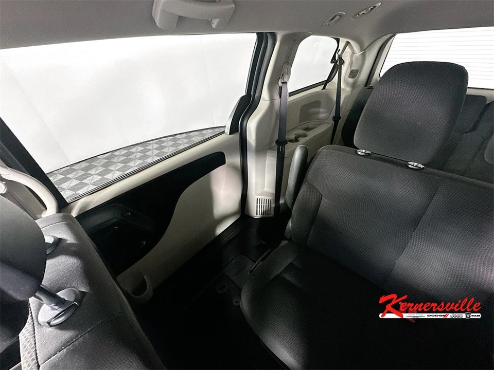2018 Dodge Caravan - Image 12 of 21