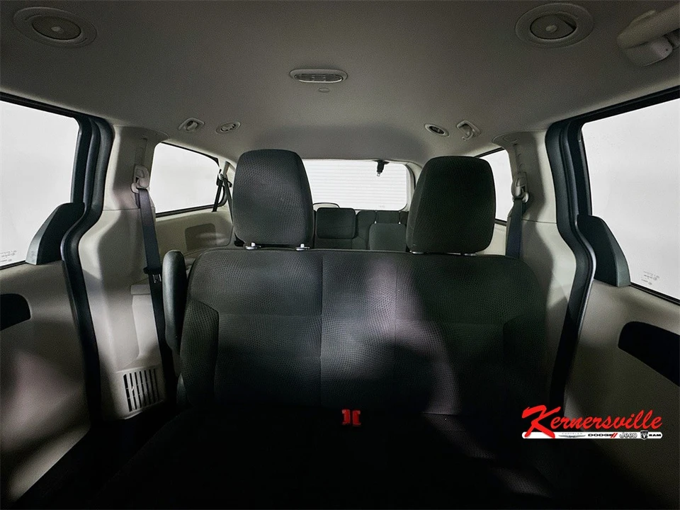 2018 Dodge Caravan - Image 13 of 21