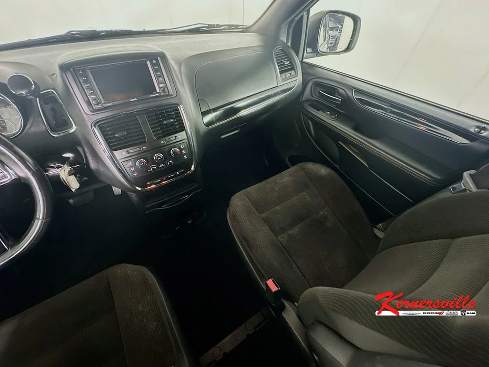 2018 Dodge Caravan - Image 11 of 21