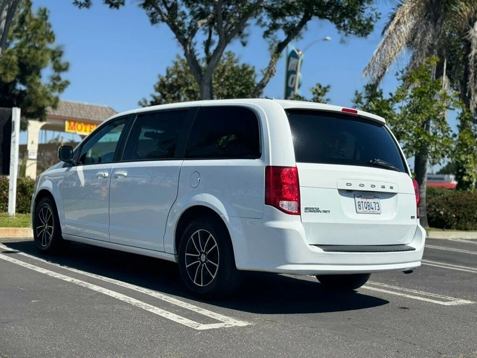 2018 Dodge Caravan - Image 7 of 18
