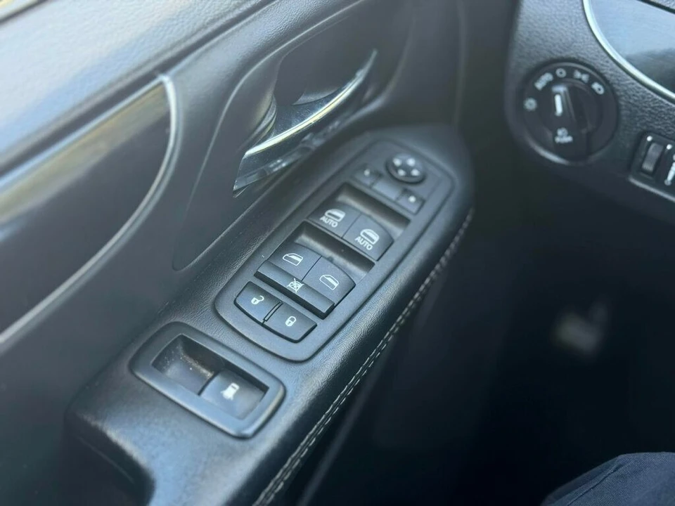2018 Dodge Caravan - Image 18 of 18