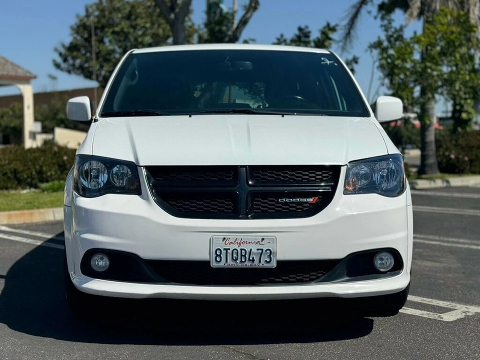 2018 Dodge Caravan - Image 2 of 18