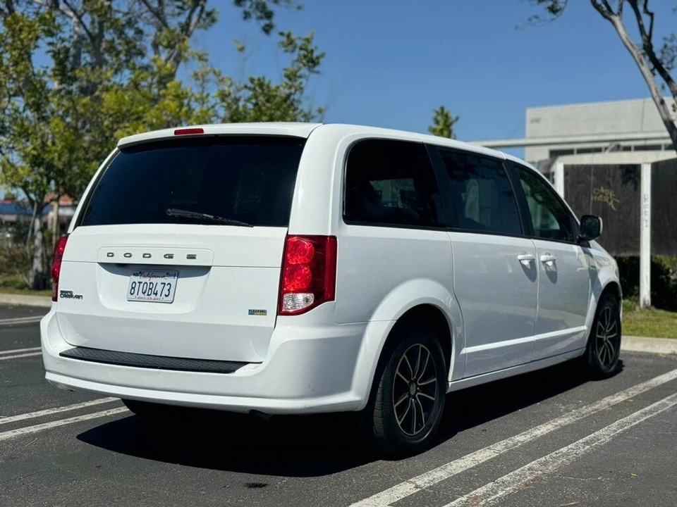 2018 Dodge Caravan - Image 5 of 18