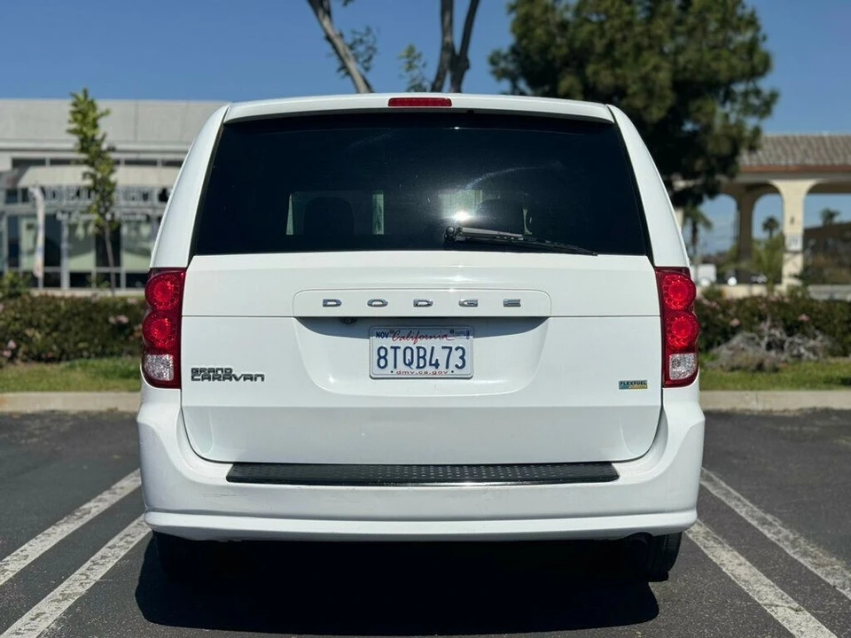 2018 Dodge Caravan - Image 6 of 18