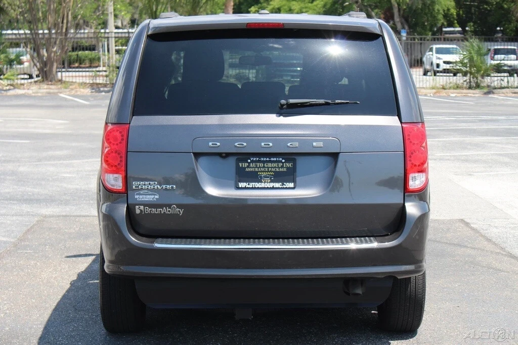 2018 Dodge Caravan - Image 13 of 21