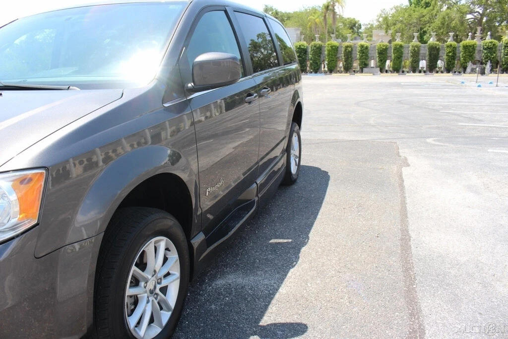 2018 Dodge Caravan - Image 18 of 21
