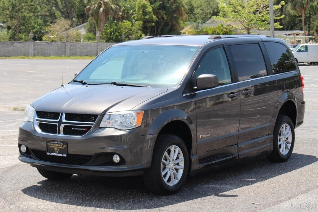 2018 Dodge Caravan - Image 10 of 21