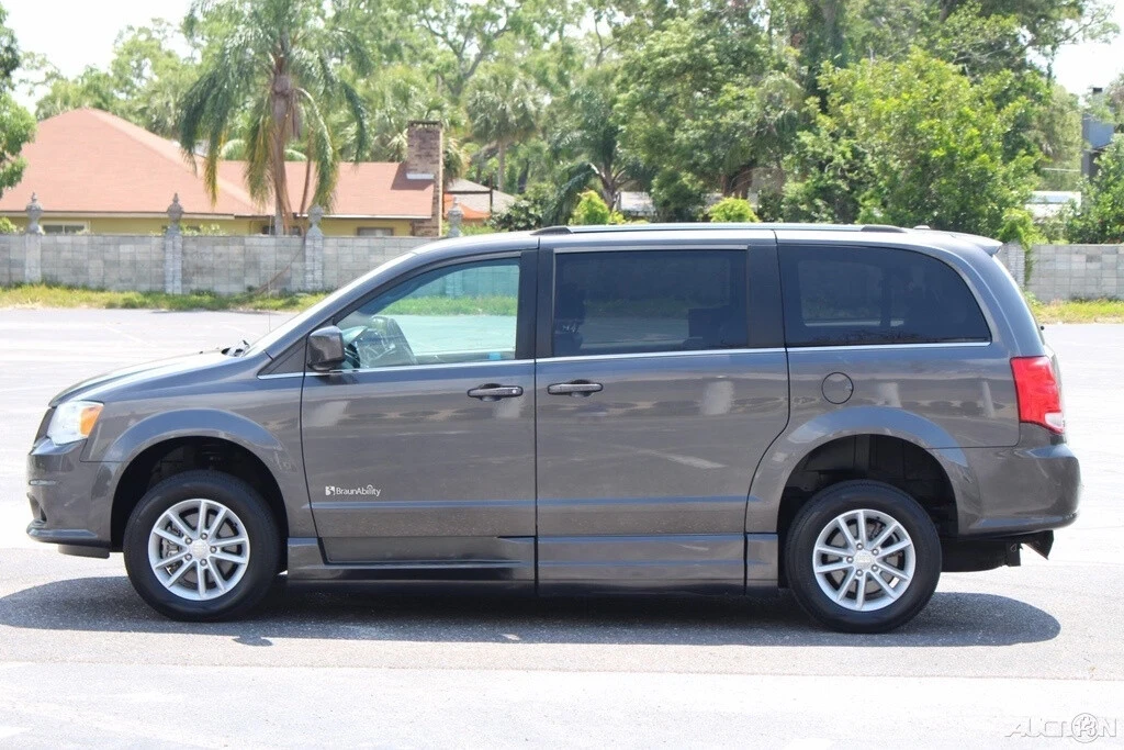 2018 Dodge Caravan - Image 11 of 21