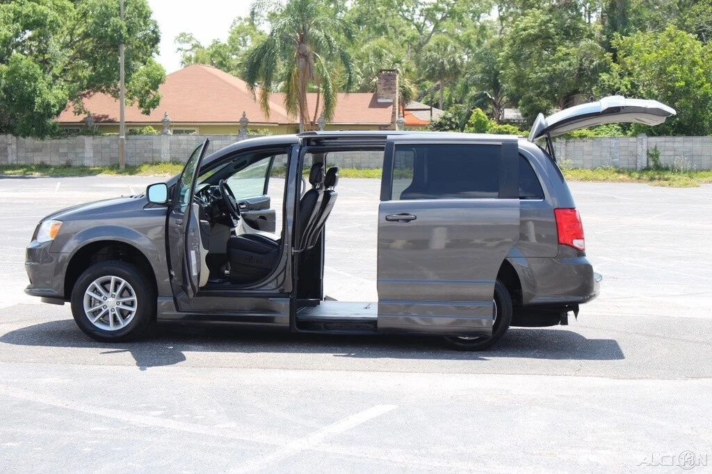 2018 Dodge Caravan - Image 4 of 21