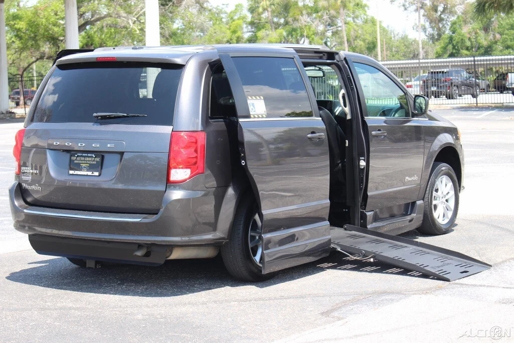 2018 Dodge Caravan - Image 3 of 21
