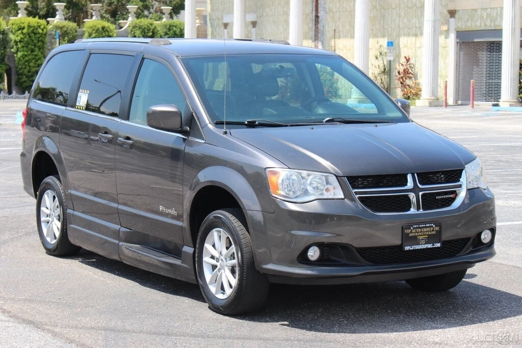 2018 Dodge Caravan - Image 8 of 21