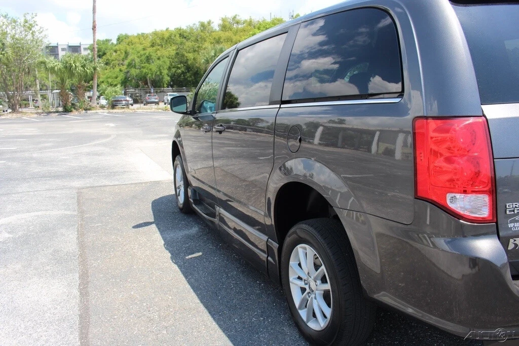 2018 Dodge Caravan - Image 19 of 21