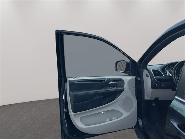 2018 Dodge Caravan - Image 11 of 12