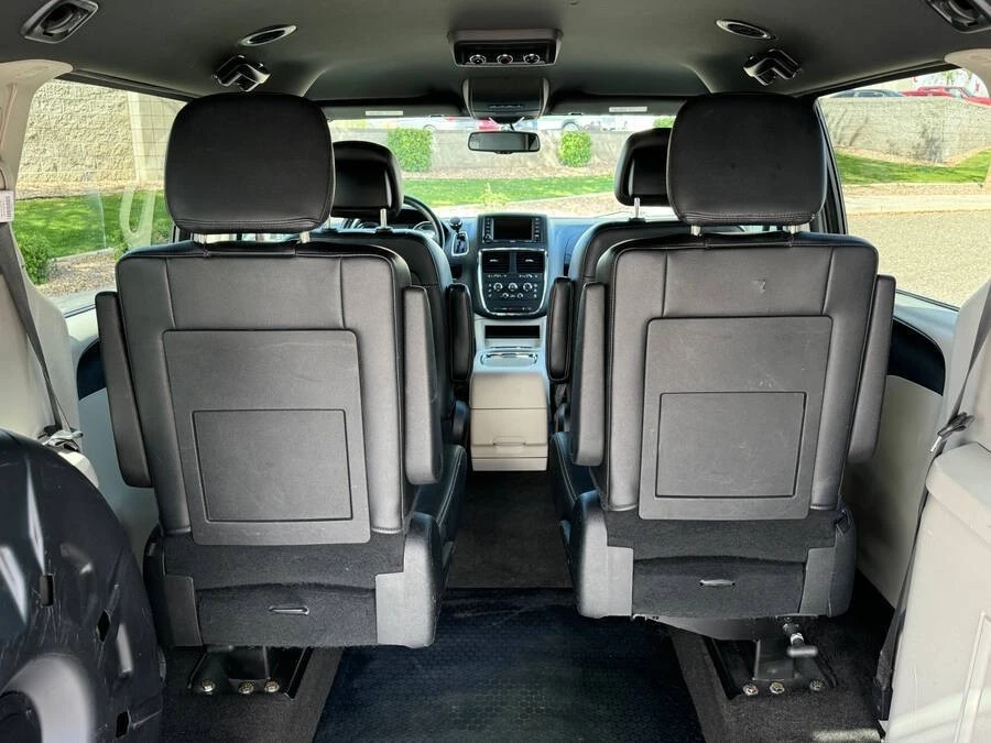 2018 Dodge Caravan - Image 12 of 16