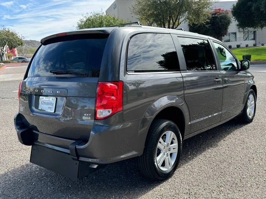 2018 Dodge Caravan - Image 5 of 16