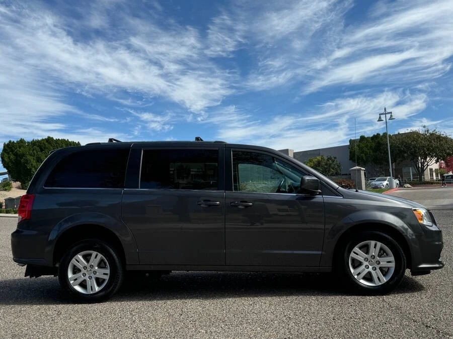 2018 Dodge Caravan - Image 4 of 16