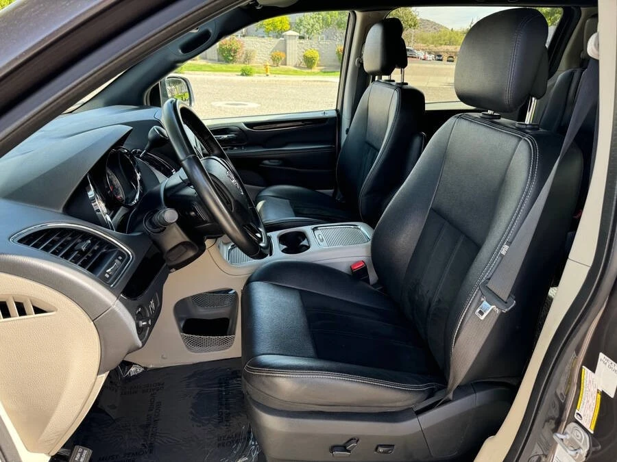 2018 Dodge Caravan - Image 8 of 16