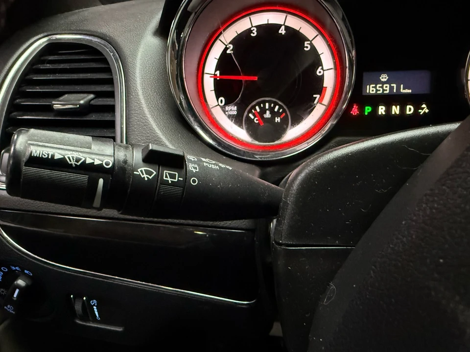 2018 Dodge Caravan - Image 16 of 21