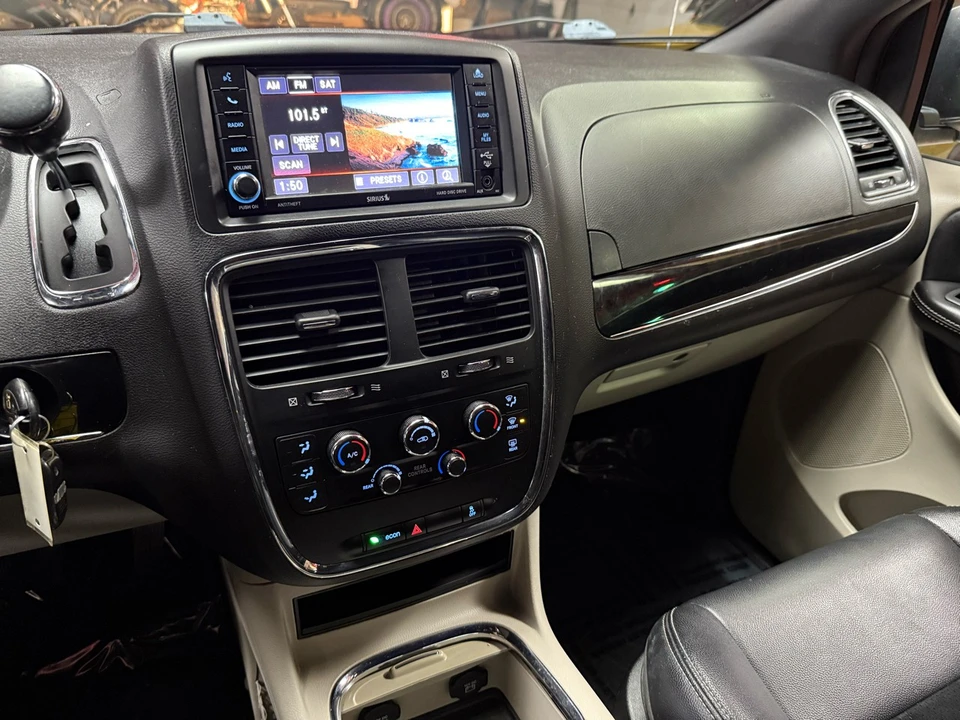 2018 Dodge Caravan - Image 18 of 21
