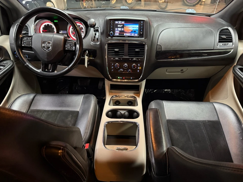 2018 Dodge Caravan - Image 10 of 21