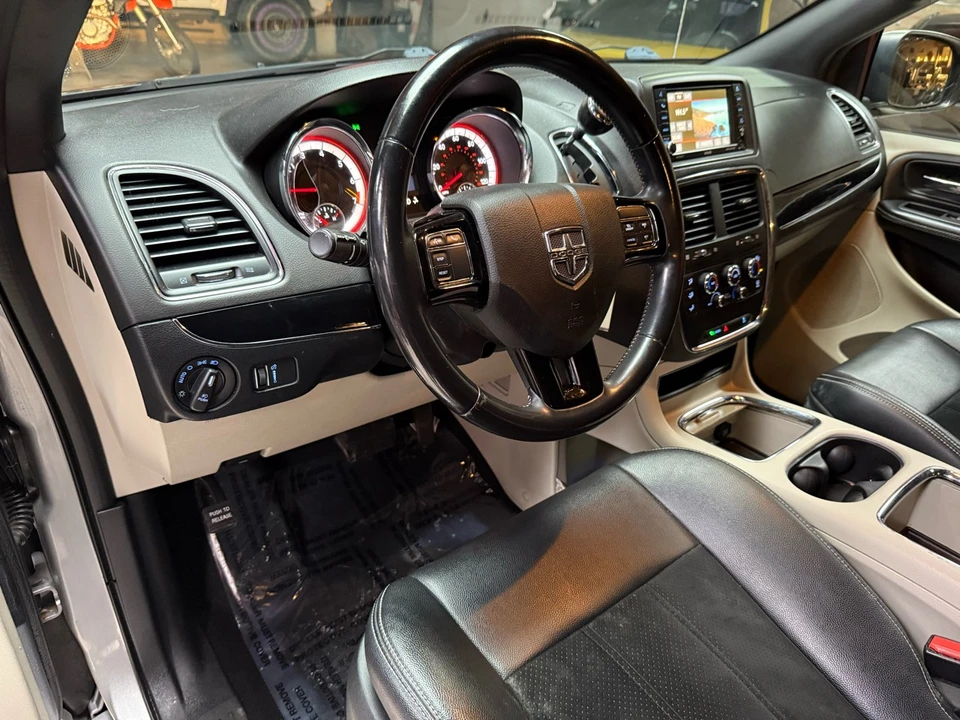 2018 Dodge Caravan - Image 9 of 21