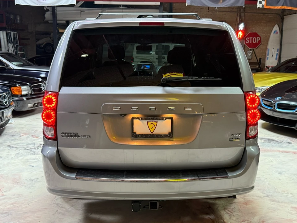 2018 Dodge Caravan - Image 8 of 21