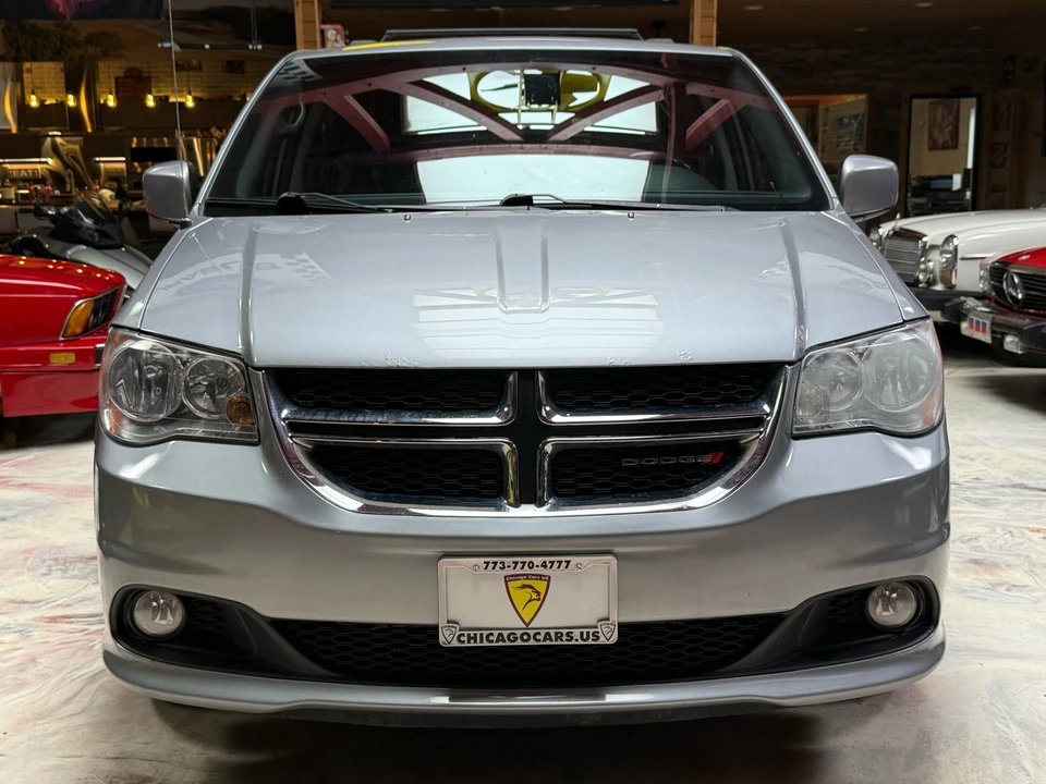 2018 Dodge Caravan - Image 2 of 21
