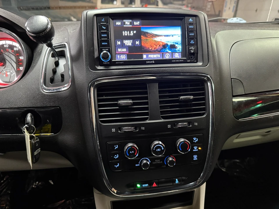 2018 Dodge Caravan - Image 19 of 21
