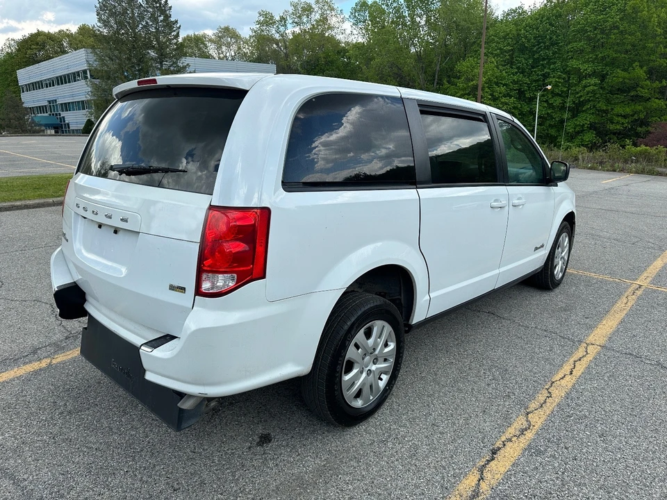 2018 Dodge Caravan - Image 6 of 18
