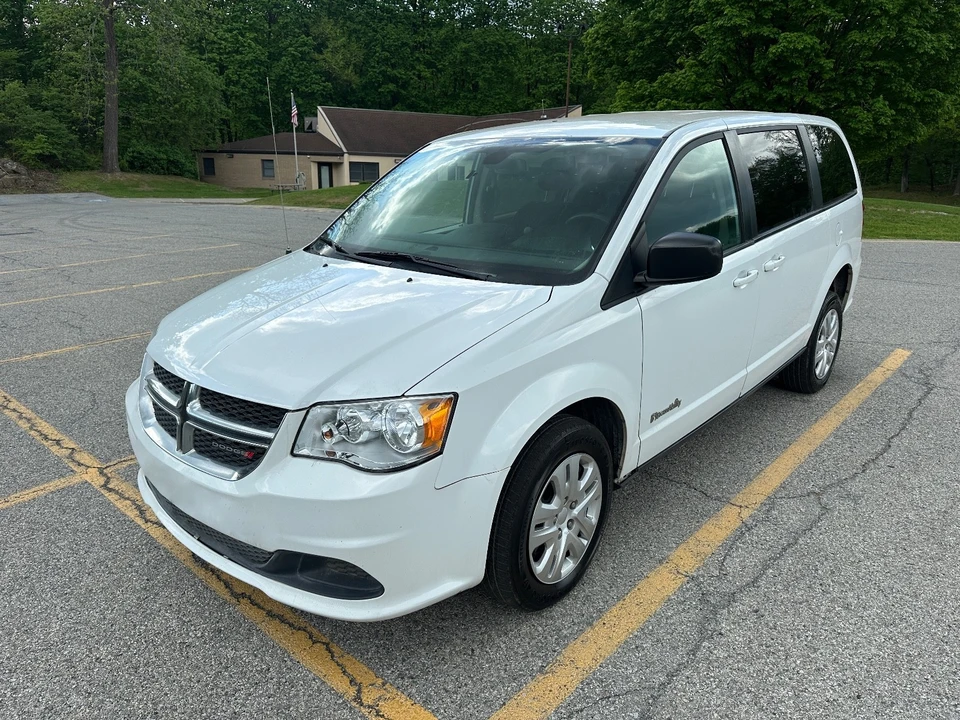 2018 Dodge Caravan - Image 2 of 18