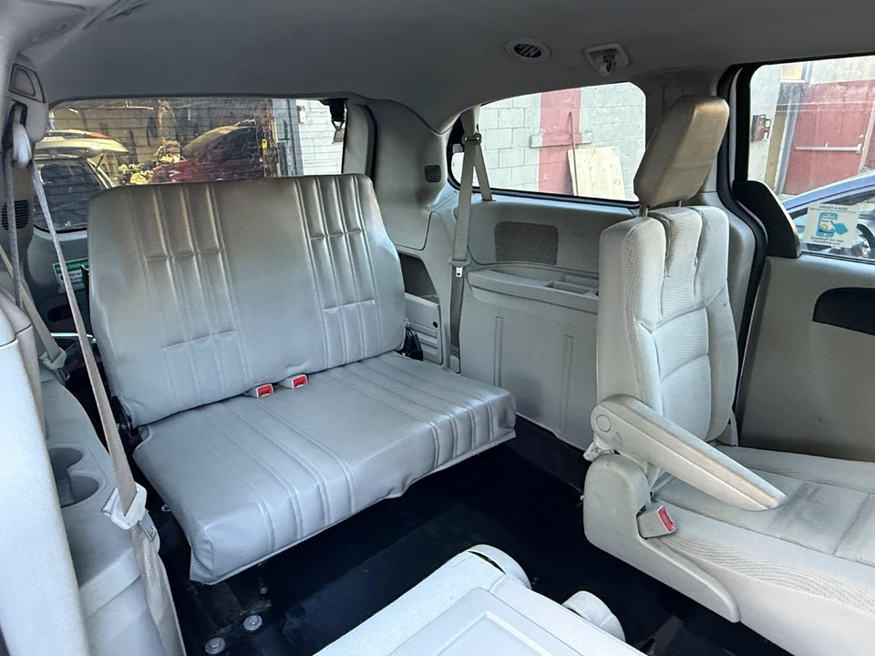 2018 Dodge Caravan - Image 18 of 18