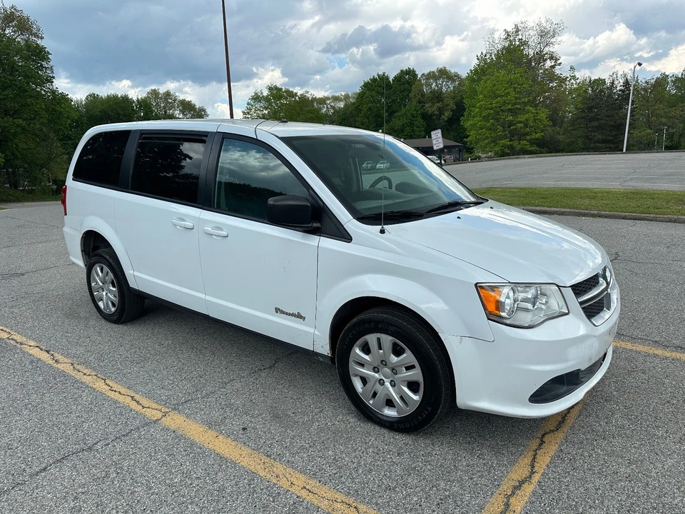 2018 Dodge Caravan - Image 8 of 18
