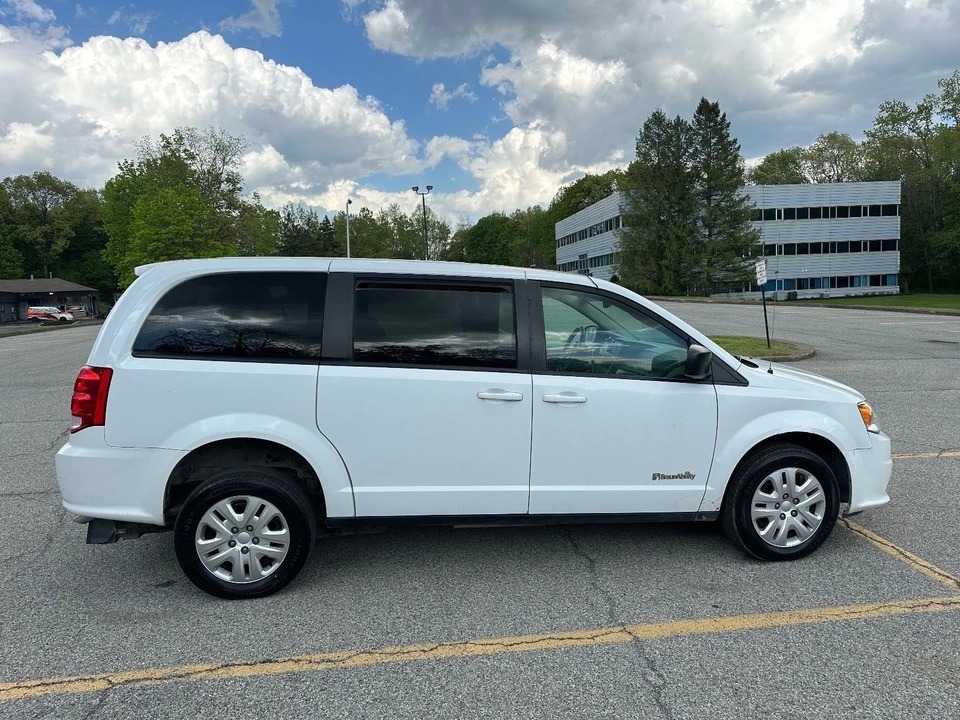 2018 Dodge Caravan - Image 7 of 18