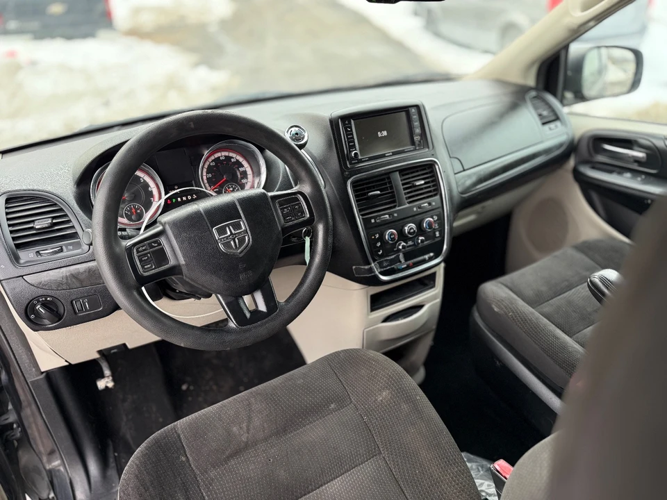 2018 Dodge Caravan - Image 9 of 16