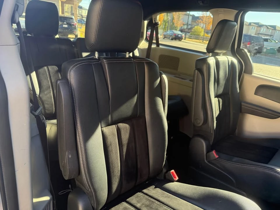 2018 Dodge Caravan - Image 6 of 7