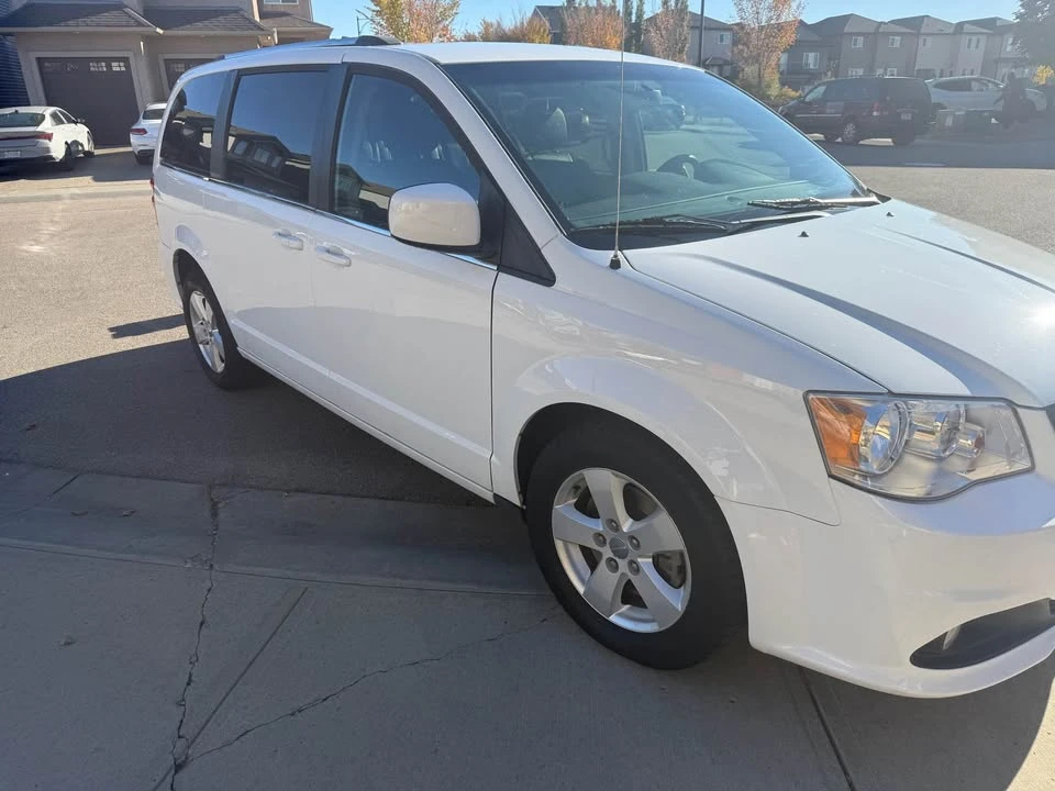 2018 Dodge Caravan - Image 2 of 7