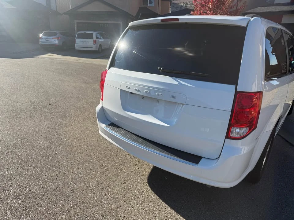 2018 Dodge Caravan - Image 7 of 7