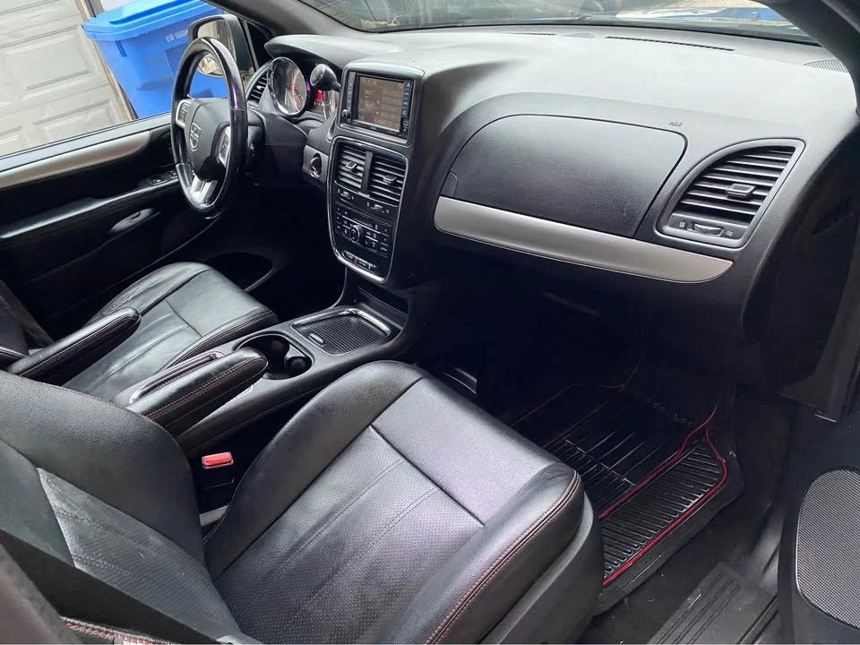 2018 Dodge Caravan - Image 8 of 9