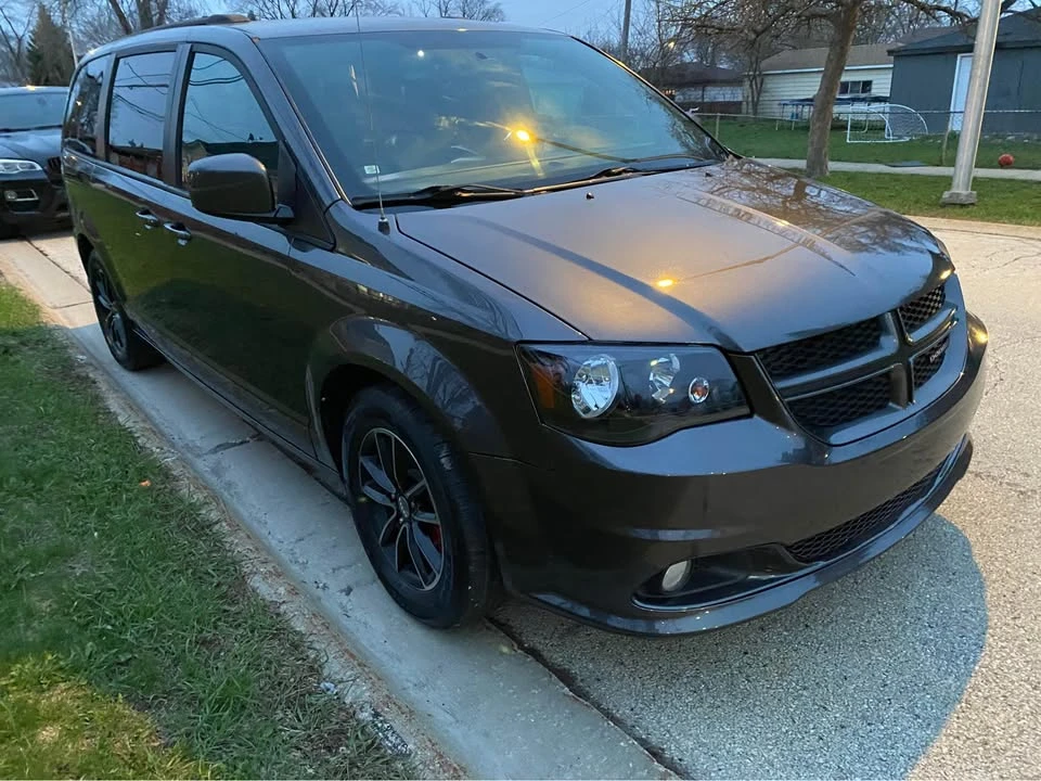 2018 Dodge Caravan - Image 2 of 9