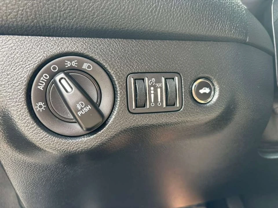 2018 Dodge Challenger 3rd Gen - Image 15 of 19