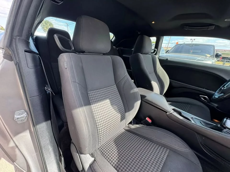 2018 Dodge Challenger 3rd Gen - Image 17 of 18
