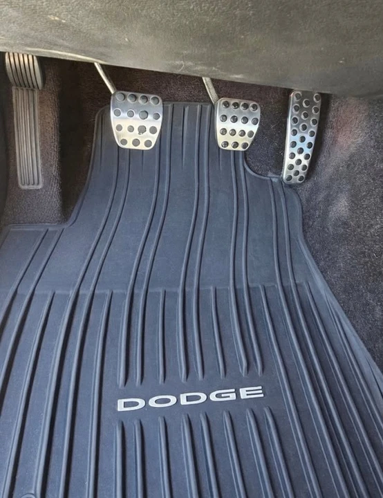 2018 Dodge Challenger 3rd Gen - Image 15 of 16