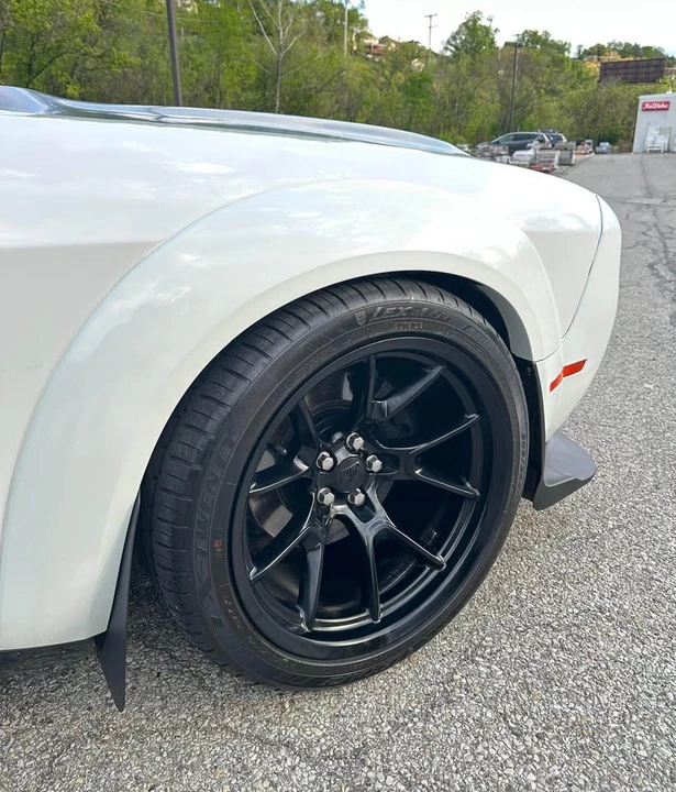 2018 Dodge Challenger 3rd Gen - Image 9 of 17