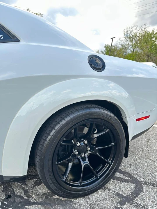 2018 Dodge Challenger 3rd Gen - Image 10 of 17