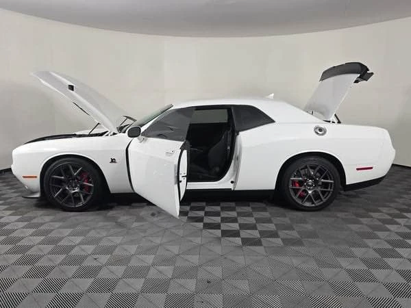 2018 Dodge Challenger SRT8 & 392 3rd Gen - Image 9 of 20