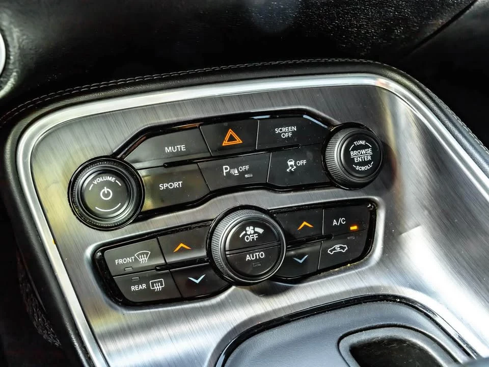 2018 Dodge Challenger 3rd Gen - Image 15 of 19