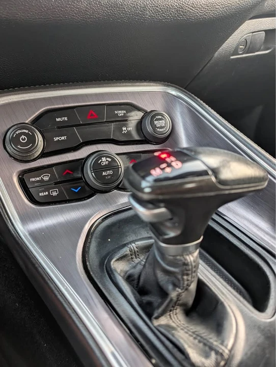 2018 Dodge Challenger 3rd Gen - Image 16 of 19