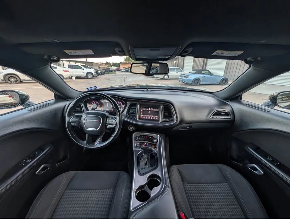 2018 Dodge Challenger 3rd Gen - Image 9 of 19