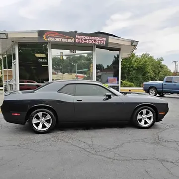 2018 Dodge Challenger SXT Coupe 2D